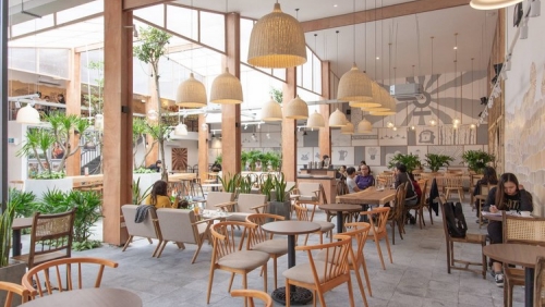 Thiết kế nội thất quán cà phê giản dị, mộc mạc